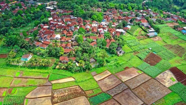 Mendefinisikan Ulang Desa