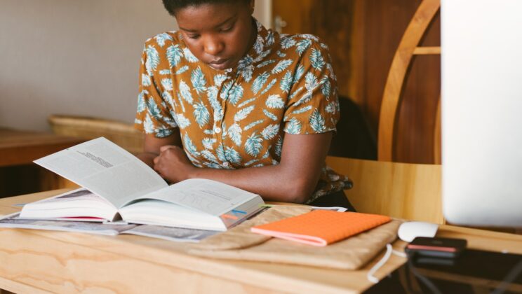 Pendidikan Eksistensial versus Pendidikan Esensial
